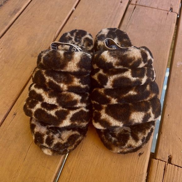 Ugg Fluff Yeah Leopard Slide - Picture 2 of 6